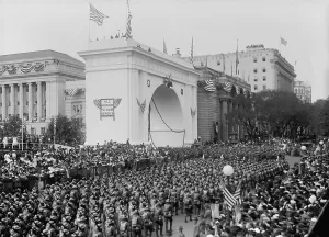 Equipment Prints: World War 1 victory parade passing a Triumphal Arch, in New York City, Sept. 10, 1919