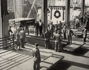 Rs4wn Prints: World War 2 dead from European War Cemeteries arriving at Brooklyn Army Base