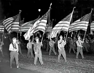 News Prints: WORLD WAR II, WW1 and WW2 veterans and soldiers march in the Victory parade