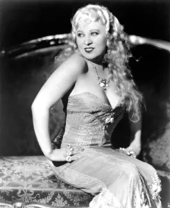 Images Dated 4th March 2009: SHE DONE HIM WRONG, Mae West, 1933
