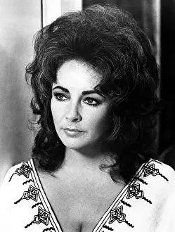 Movpor11 Prints: X, Y AND ZEE, (aka ZEE AND CO.), Elizabeth Taylor, 1972
