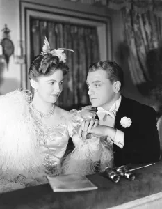 Films By Michael Curtiz Prints: YANKEE DOODLE DANDY, from left: Joan Leslie, James Cagney, 1942
