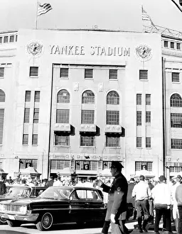 Images Dated 20th April 2007: Yankee Stadium, fans arrive to watch the game between the New York Giants and the St