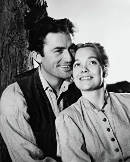 THE YEARLING, from left: Gregory Peck, Jane Wyman, 1946
