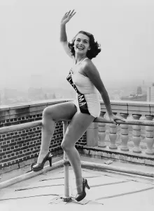 Bathing Suits Prints: Yolande Betbeze, Alabama's entry won the 1951 Miss America beauty contest