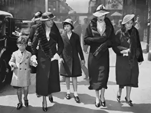 Mother Prints: Young Gloria Vanderbilt, center
