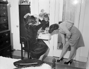 Michigan Prints: Young women dressing up in Detroit