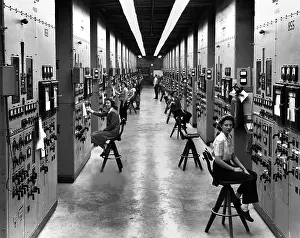 Physics Prints: Young women, working as technicians in the Y-12 Plant at Oak Ridge during the Manhattan Project